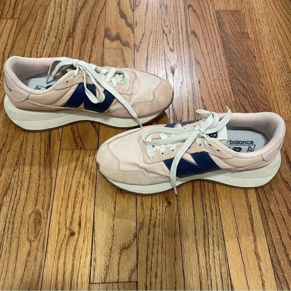 Women’s New Balance Women's 237 V1 Classic Sneaker, Size 7 - Picture 4 of 8